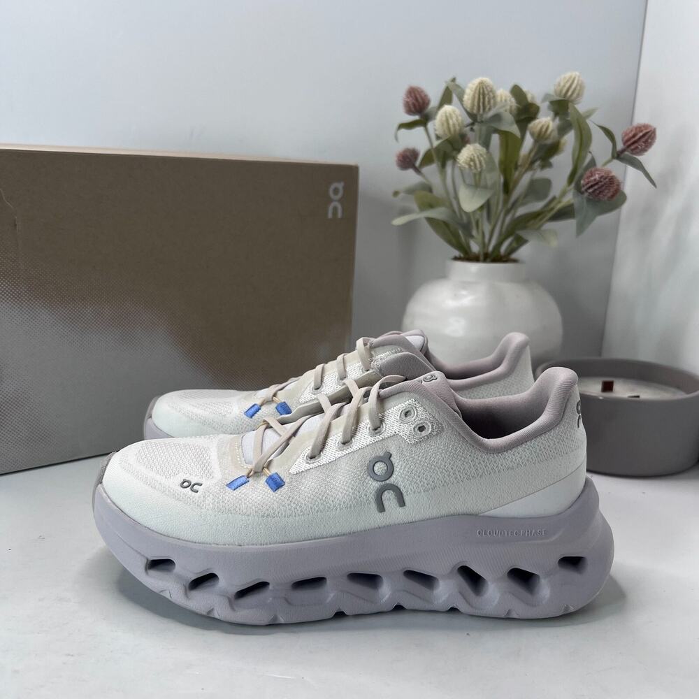 On Cloudtilt Lightweight Sneaker Sand/Lavender  Women's 5.5